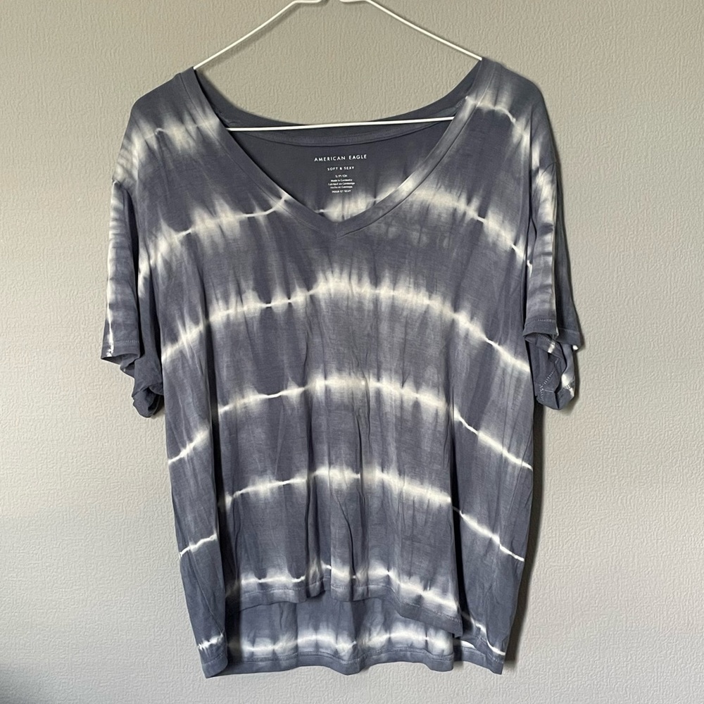 American Eagle V-Neck Tee